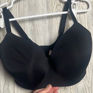 Women’s Victoria Secret Lightly Lined T-shirt Wireless Black Size 36G NWT